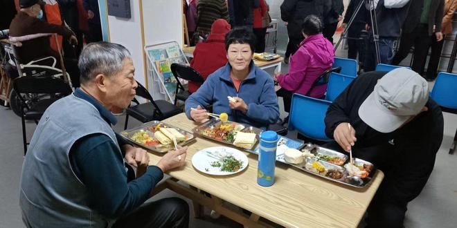从“养老”到“享老” 青岛24项举措发展银发经济(图3)