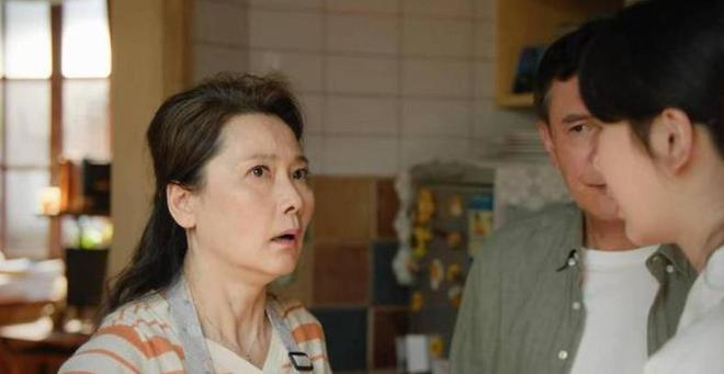 三个子女轮流给我养老后才发现：人老了退休金和存款比什么都重要(图8)