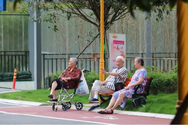 四川什邡师古华庭康养基地关爱老年人 温馨服务暖夕阳(图6)