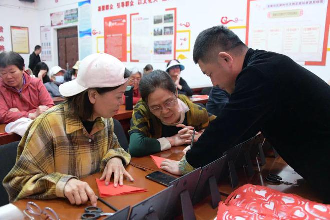 家门口养老！时光领航智慧养老综合体探索社区新模式(图4)