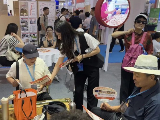 “福彩+”携手“康养+” 助力银发经济 共筑银龄幸福(图2)