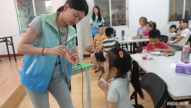 广东医科大学药香康养联盟队走进遂溪县青少年宫开展中医药义教(图2)