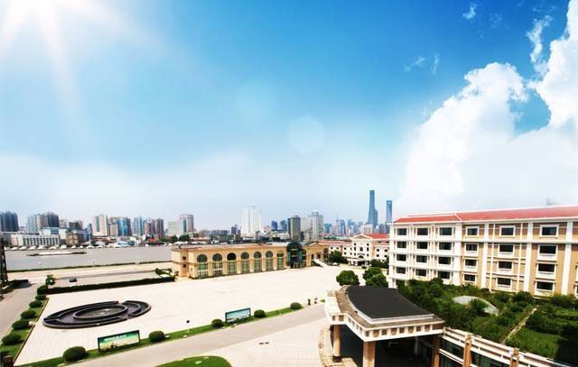 2025探秘养老院餐饮精细卫生获赞中医理疗中西融合个性智慧探视随时了解(图2)