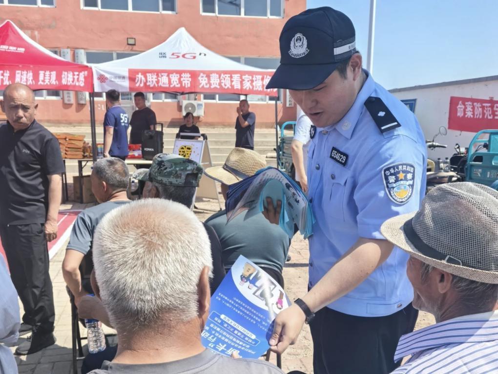 联通智慧助老暖人心 温情服务伴银龄(图3)
