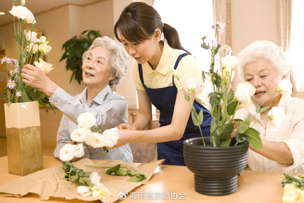 万里街道丨进博结缘促合作万里街道携手上海康养共探养老服务新路径(图1)