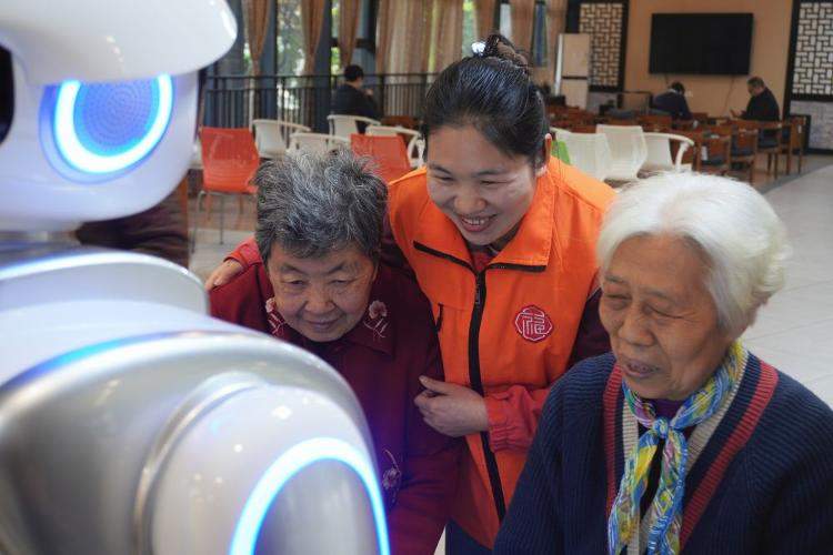 趵眼 智慧赋能“城市养老”的济南探索(图1)